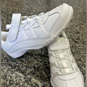 Girls sketchers 